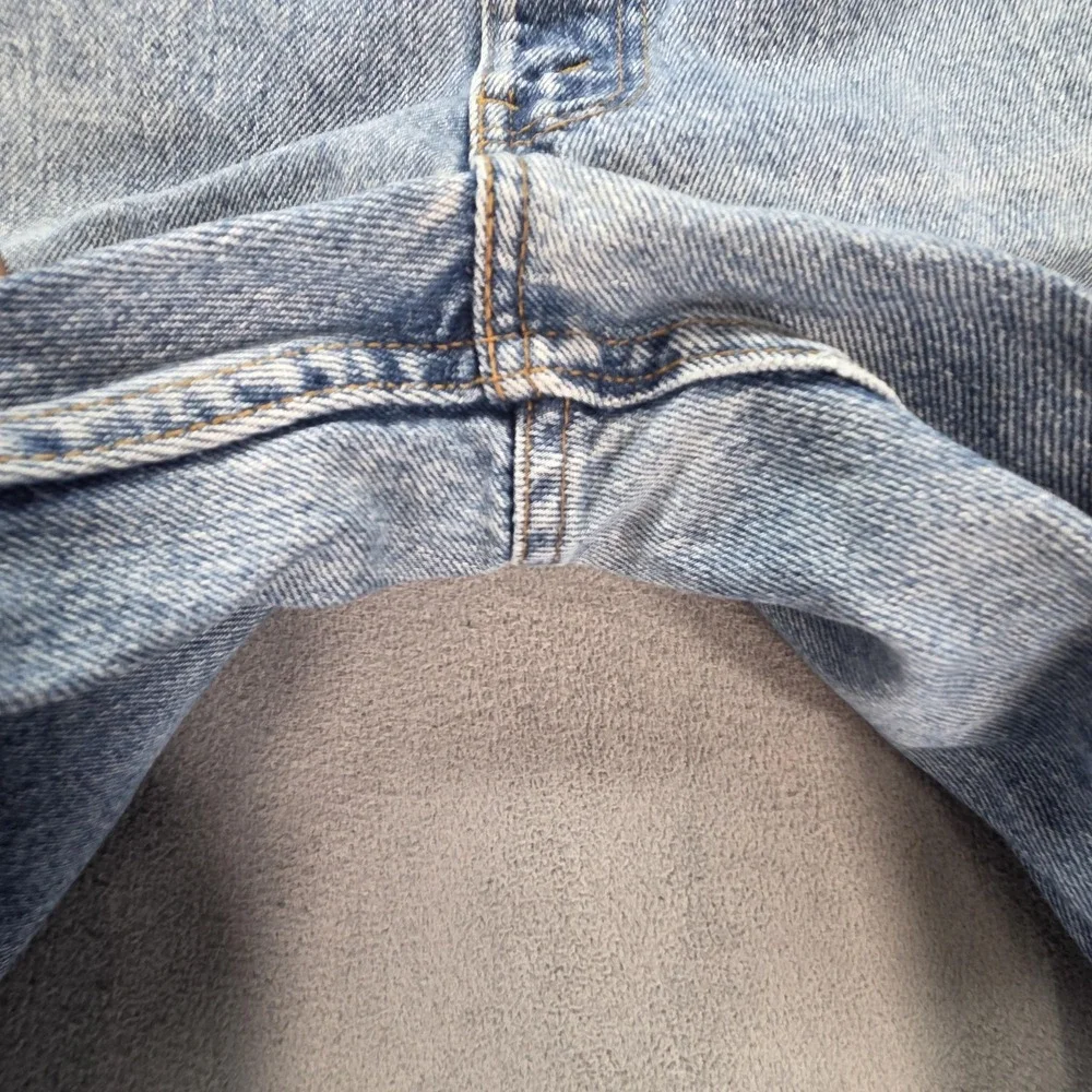 Levis 560 Jeans Mens Light Wash Blue Denim Relaxed Tapered Zip Fly‎ Fits 33x31
